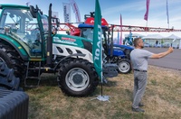 2V8A5600