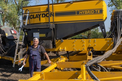 Claydon Hybrid T8 — вже в Україні: ТЕХНОТОРГ активно проводить демонстрації сівалки в полі