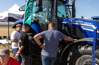 2V8A9579