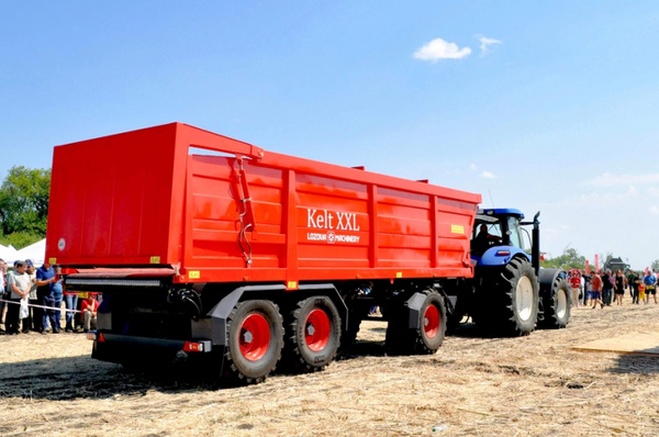 KELT XXL - новий тракторний напівпричіп-перевантажувач LOZOVA MACHINERY 