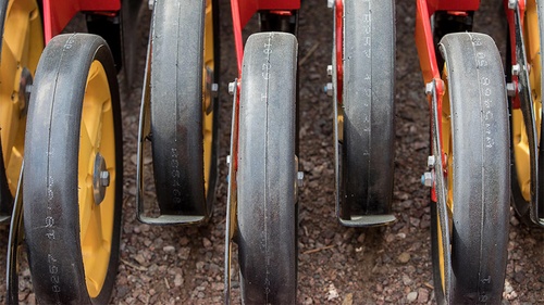 притискне колесо