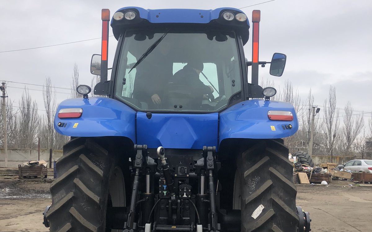 Трактор New Holland Т8.390 2013 года выпуска