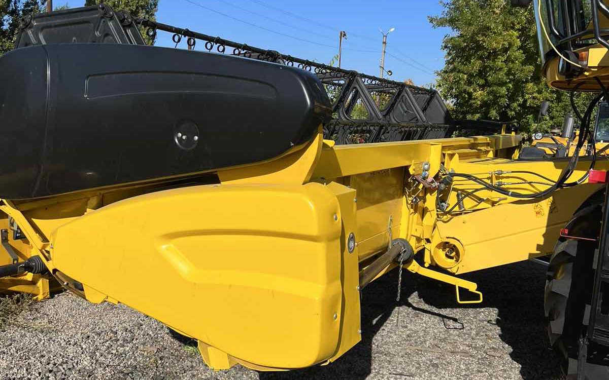 Комбайн New Holland ТС 5080 2011 года