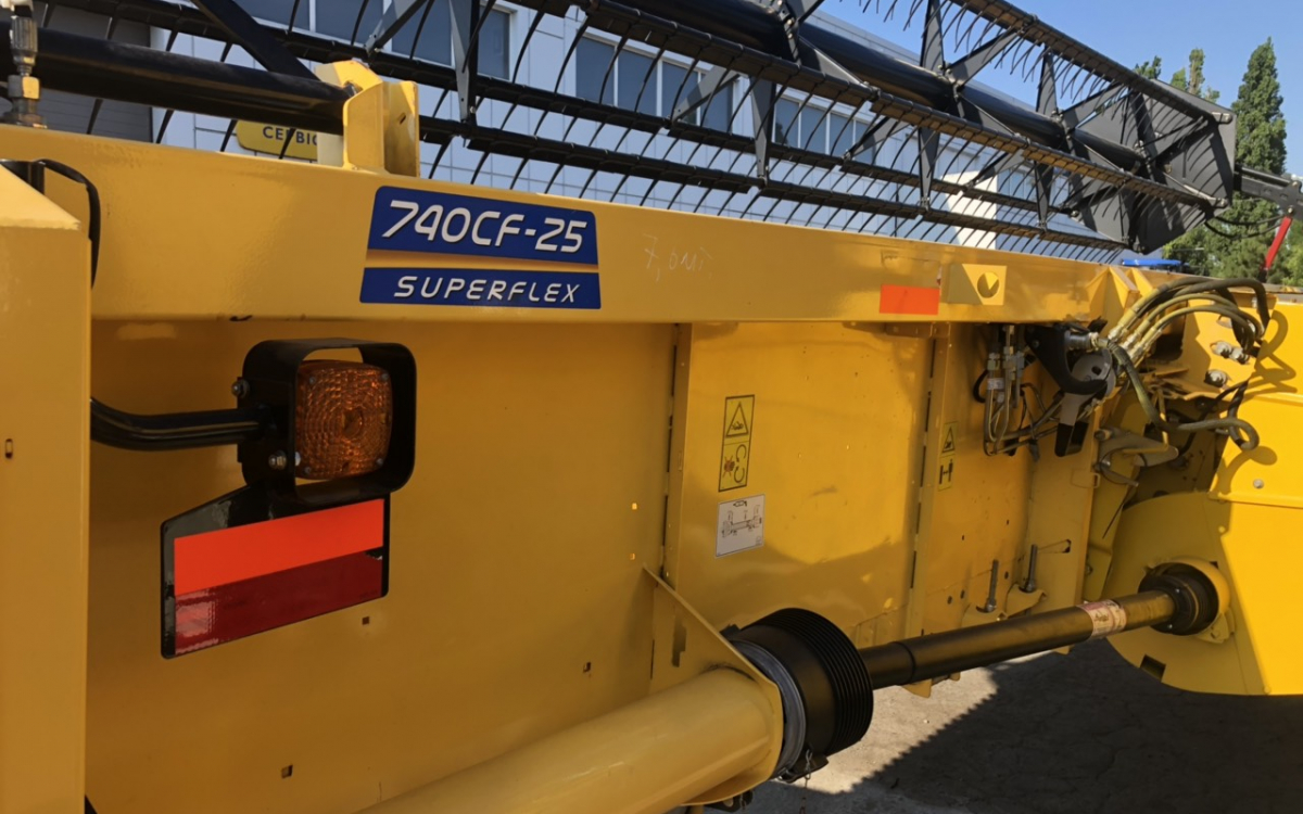 Жатка зерновая SUPERFLEX 740CF-25 2013 года выпуска
