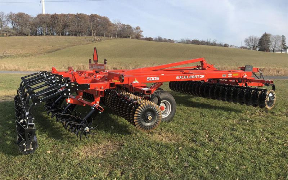 Агрегат вертикальной обработки Kuhn EXCELERATOR 