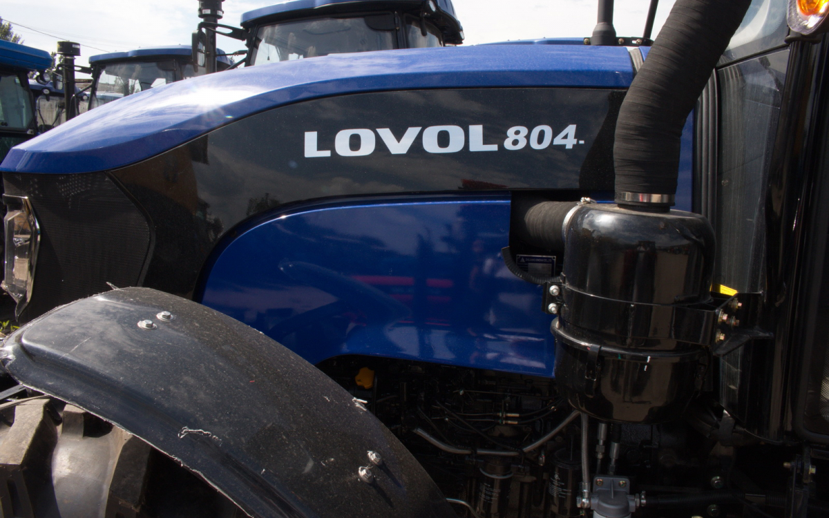 Новинка! Трактор LOVOL FT 804