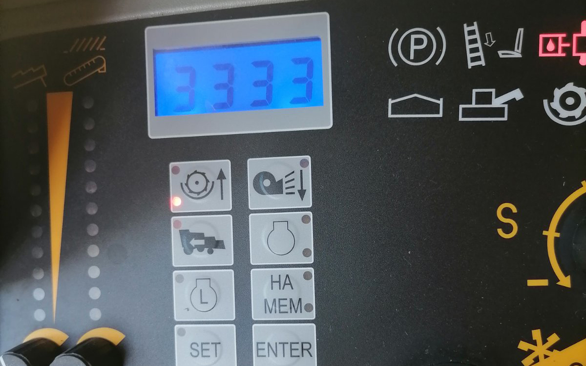 Комбайн New Holland ТС 5080 2011 года
