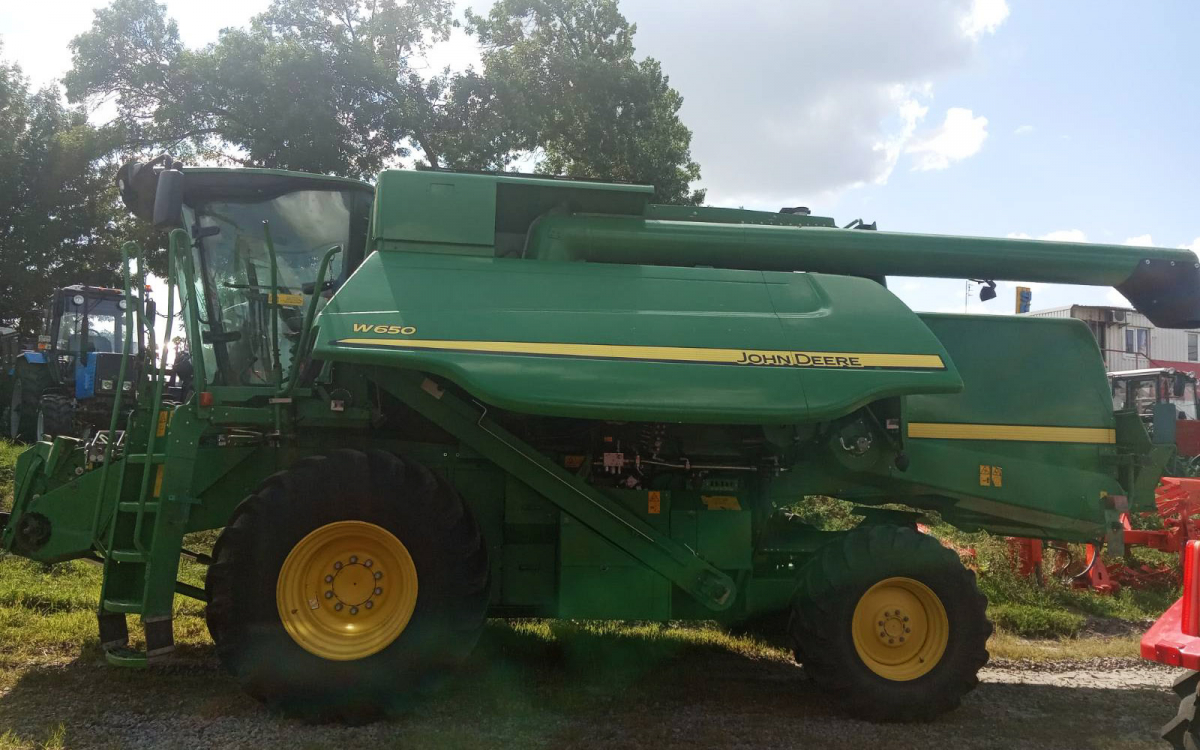 Комбайн John Deere W650 2012 года