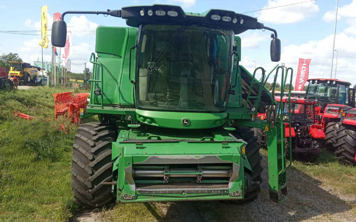 Комбайн John Deere W650 2012 года