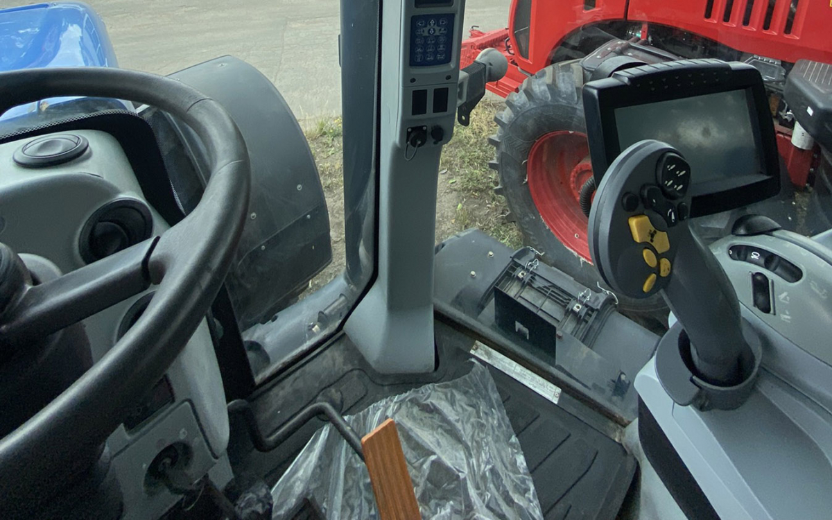 Трактор Т8.390 New Holland 2013 года выпуска