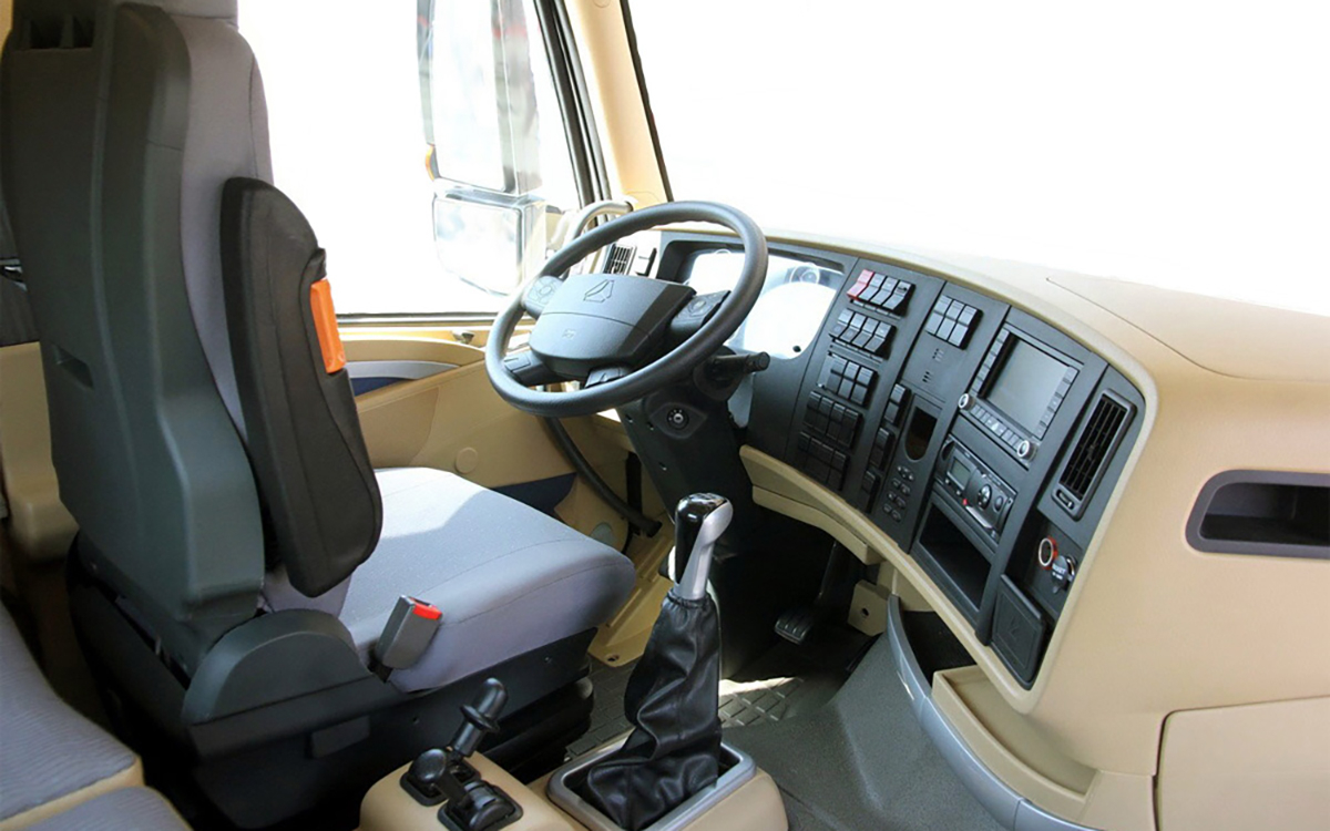Грузовой автомобиль-самосвал HOWO-A7 6x4 SINOTRUK