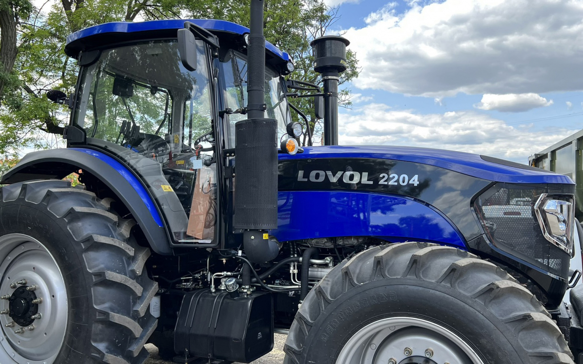 Трактор LOVOL R 2204 