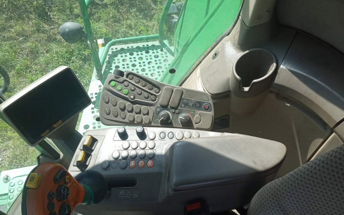 Комбайн John Deere W650 2012 года