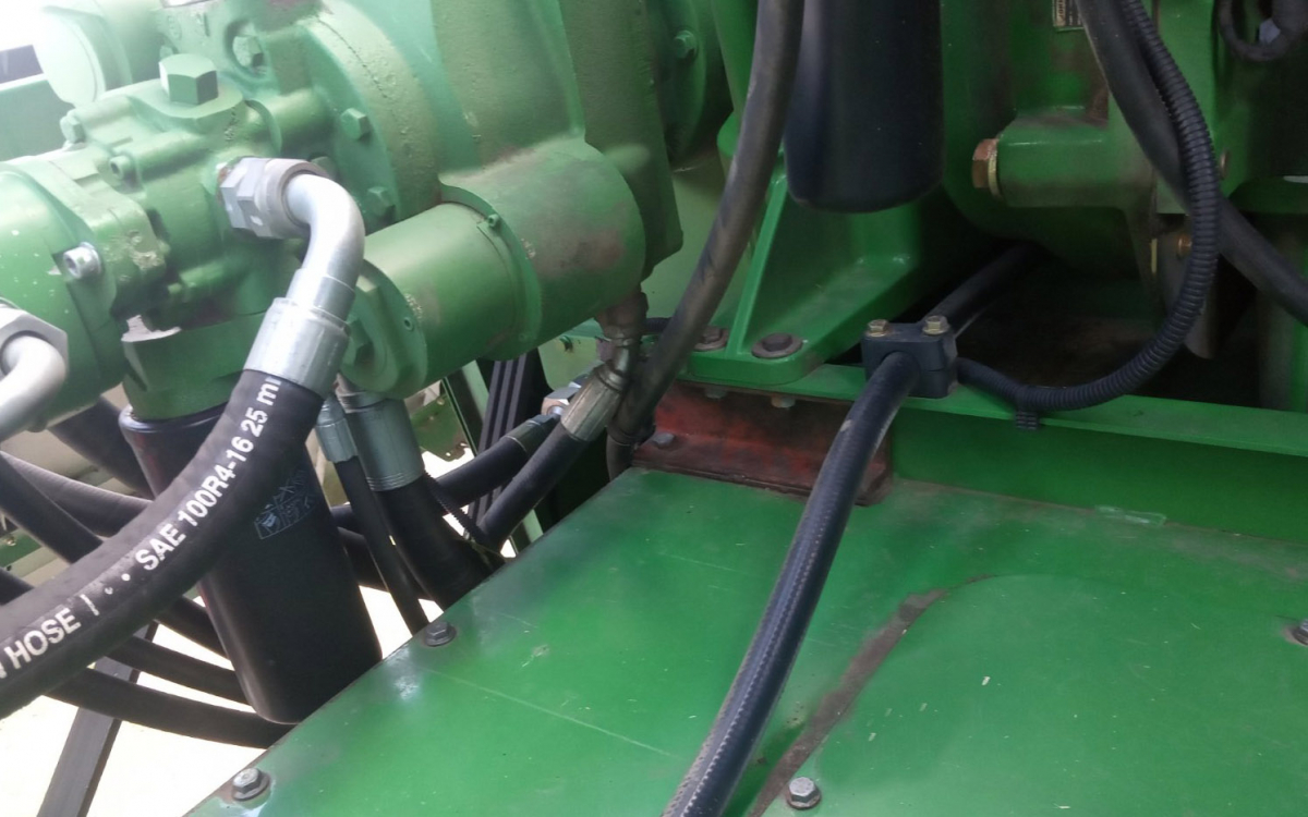 Комбайн John Deere W650 2012 года