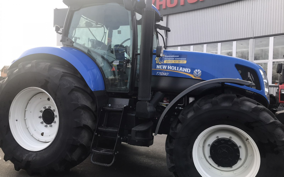 Трактор New Holland Т7040 2016 года выпуска