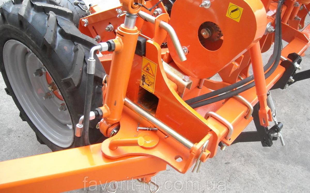 Сеялка пневматическая точного высева Весна-4 ТД Фаворит купить в Техноторг